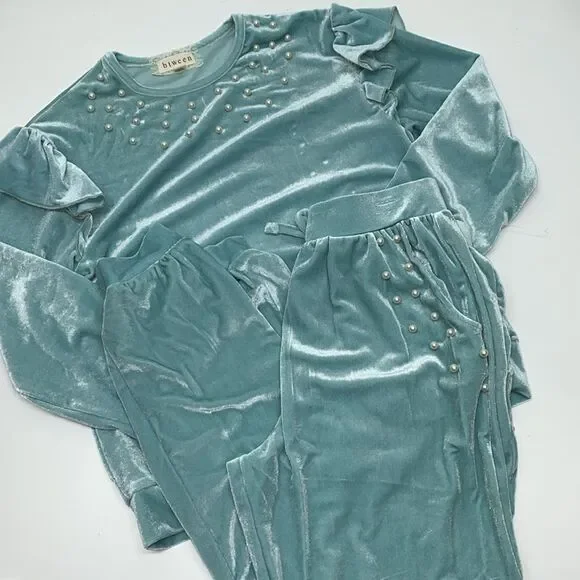 🔥 Btween velvet green 2 pc set sweater & pants sz 8 New - Picture 6 of 6